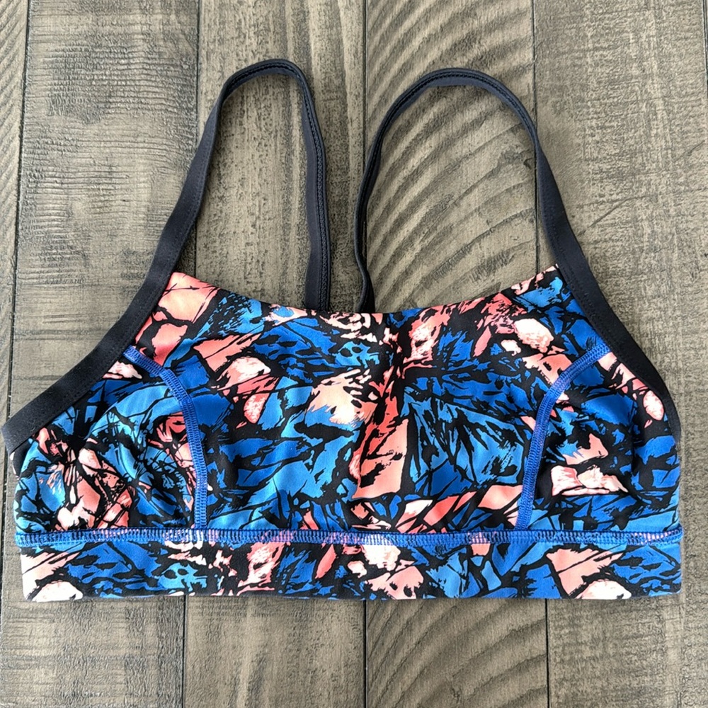 Lululemon sports bra
